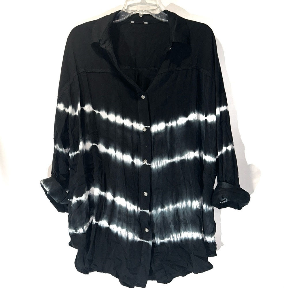 Black & White Button Front Top Women’s Medium